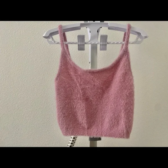 Kendall & Kylie Fuzzy Crop top - light pink - spaghetti straps - small - Picture 1 of 5